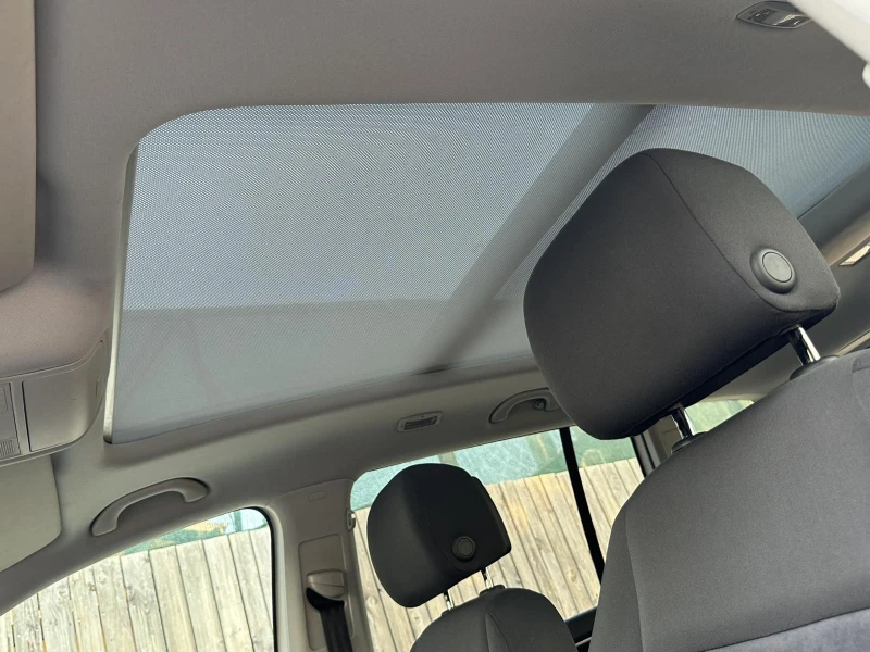 VW Touran, снимка 9 - Автомобили и джипове - 51191678