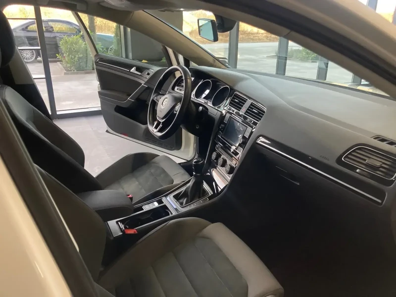 VW Golf 7.5 (facelift) Highline, снимка 5 - Автомобили и джипове - 52534039