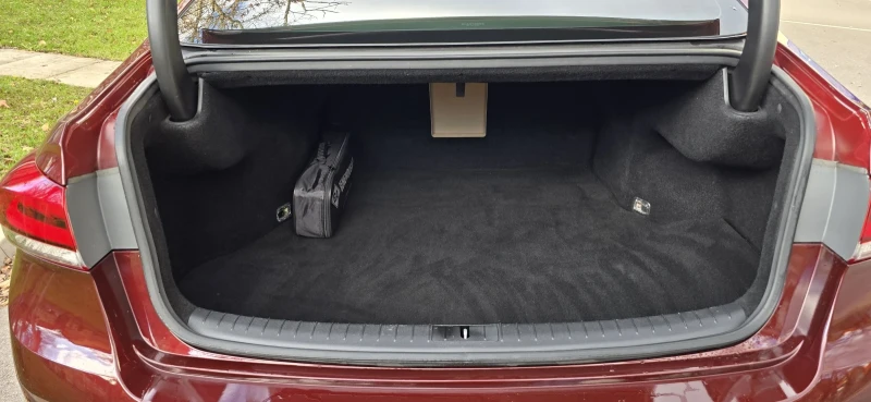 Hyundai Genesis 3.8  V6  311 к.с., снимка 10 - Автомобили и джипове - 52503865