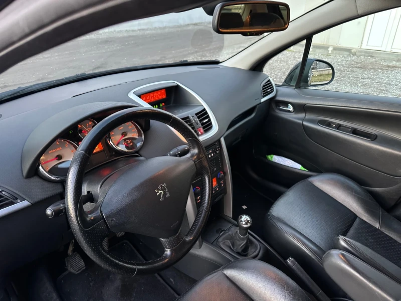 Peugeot 207 1.6 I Климатроник * Кожа * Автопилот, снимка 16 - Автомобили и джипове - 53156299