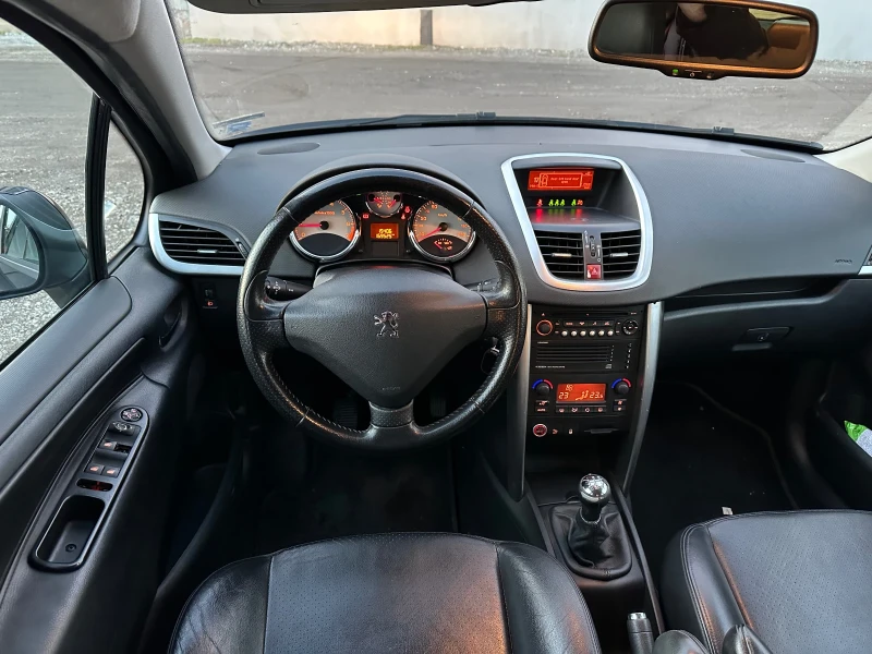 Peugeot 207 1.6 I Климатроник * Кожа * Автопилот, снимка 12 - Автомобили и джипове - 53156299