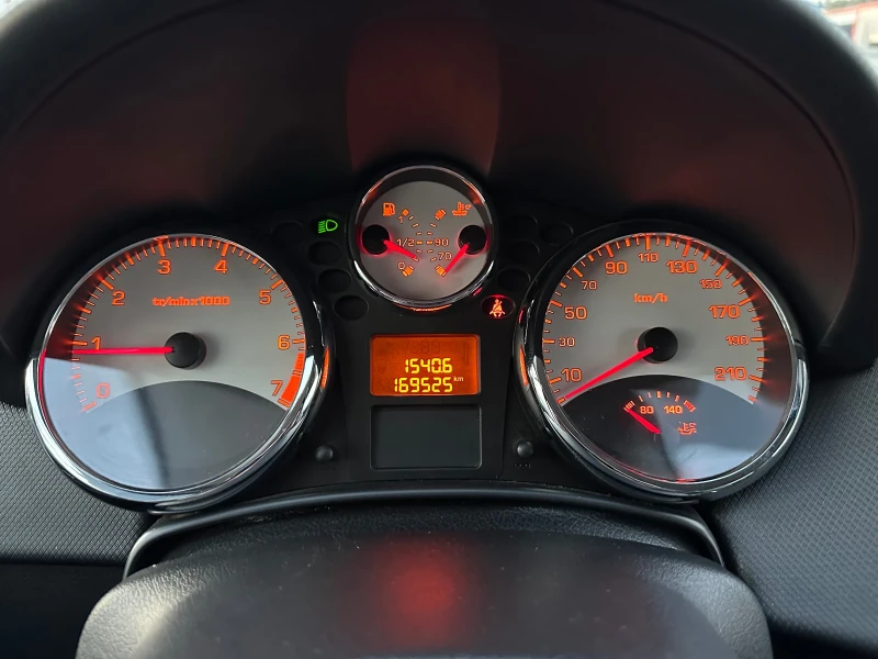 Peugeot 207 1.6 I Климатроник * Кожа * Автопилот, снимка 13 - Автомобили и джипове - 53156299