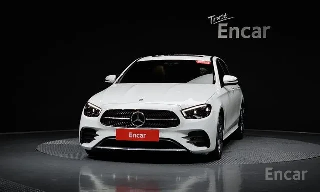 Mercedes-Benz E 220 D * AMG ПАКЕТ * FACELIFT * HEAD UP * 360 КАМЕРА * , снимка 2 - Автомобили и джипове - 56092926