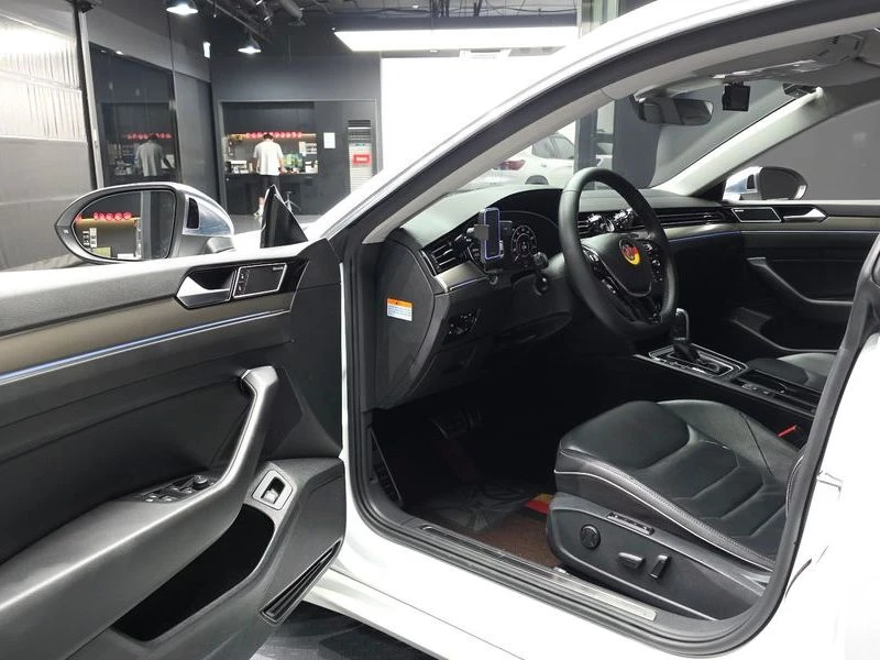 VW Arteon 2.0 TDI Prestige| 190к.с., снимка 10 - Автомобили и джипове - 56199771