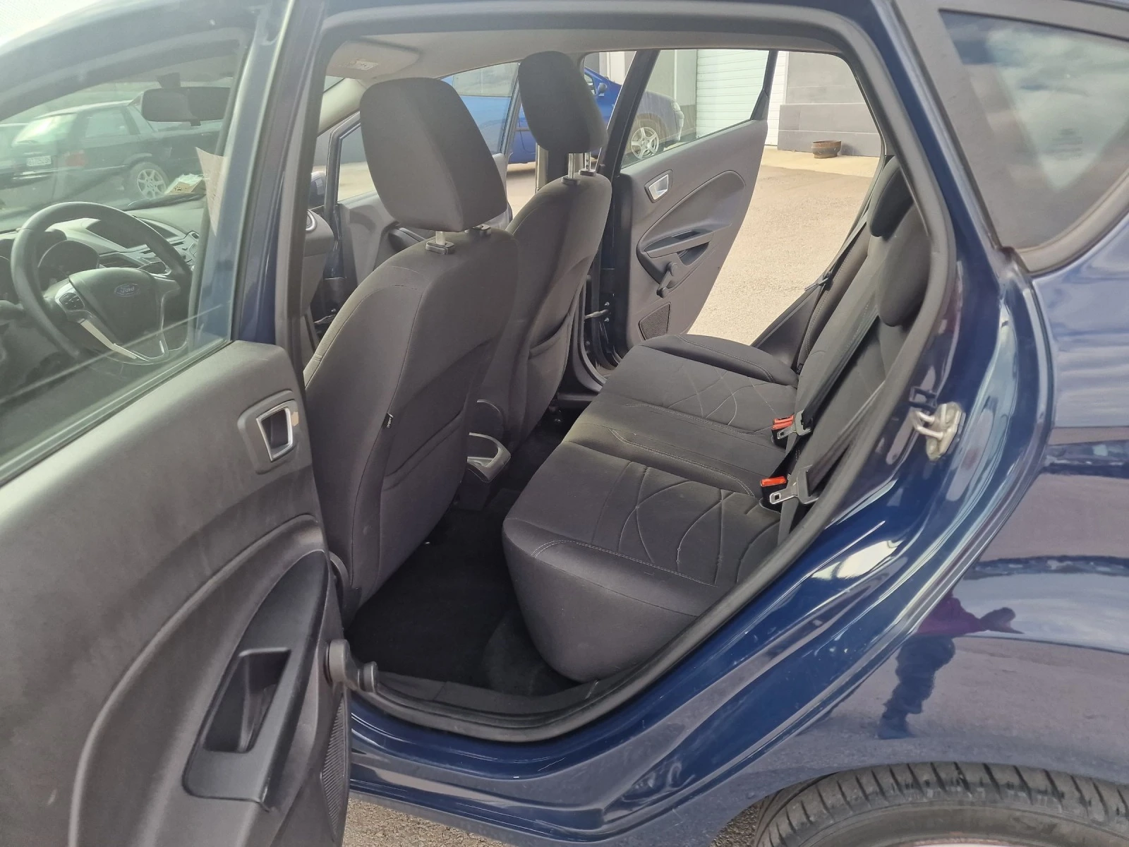 Ford Fiesta 1.3 I  | Mobile.bg — изображение 14