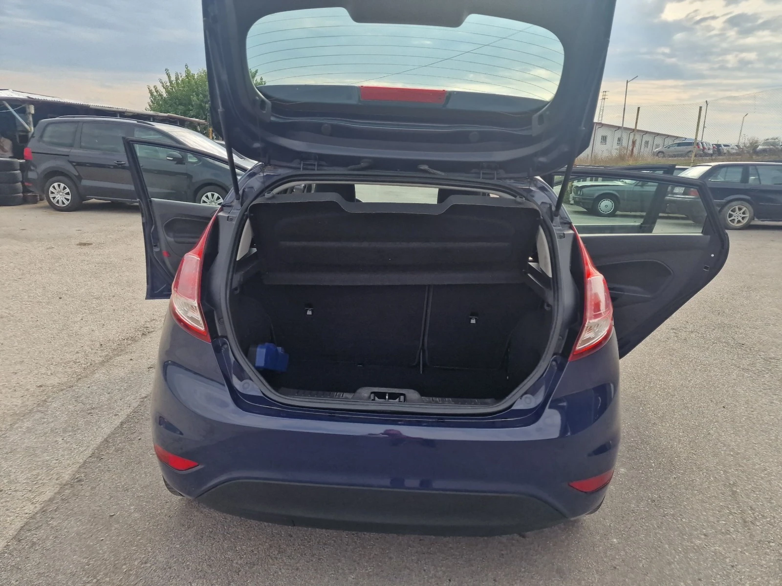 Ford Fiesta 1.3 I  | Mobile.bg — изображение 16