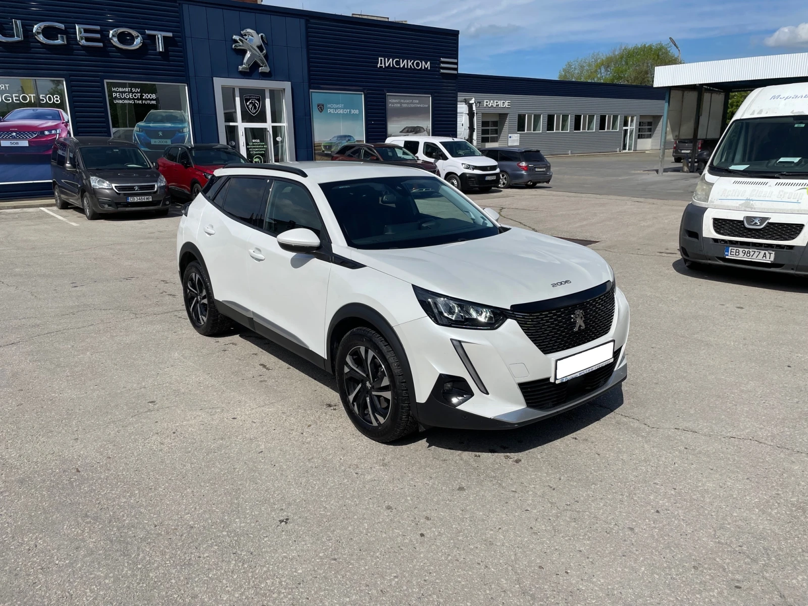 Peugeot 2008 ALLURE 1.5 BlueHDi 130 EAT8 - изображение 3