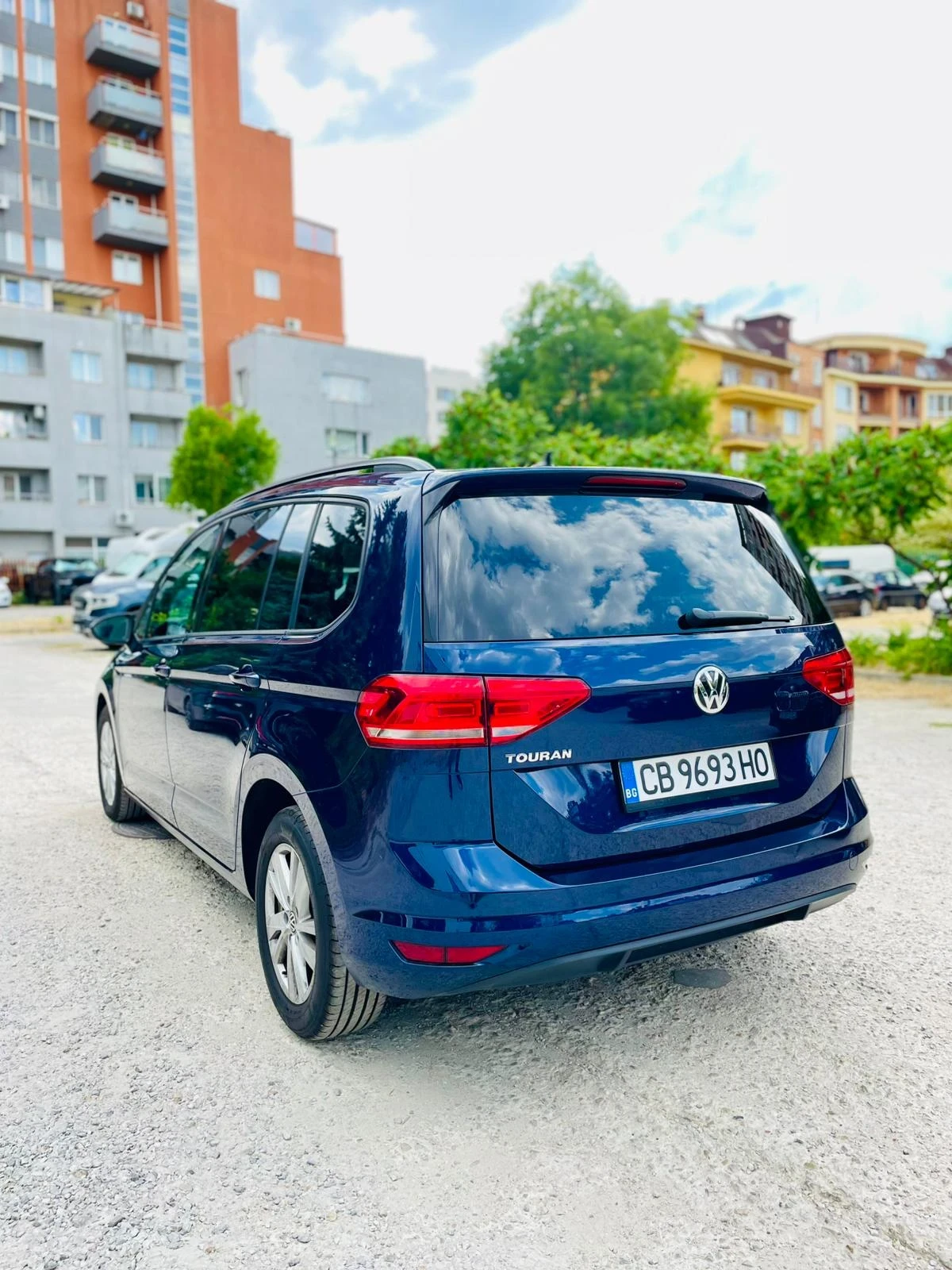 VW Touran Регистрирана , с платена гражданска за една година - изображение 5