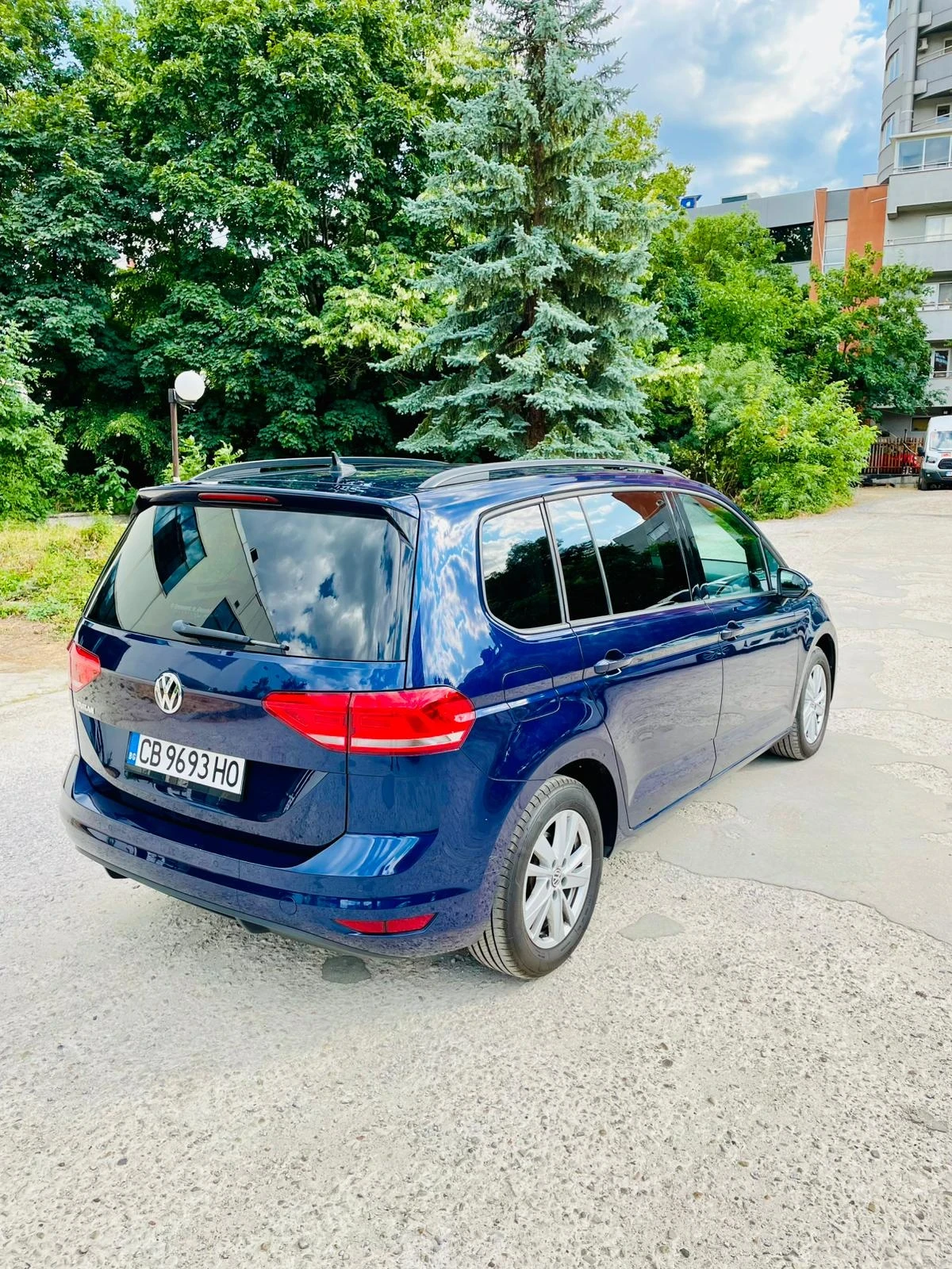VW Touran Регистрирана , с платена гражданска за една година - изображение 6