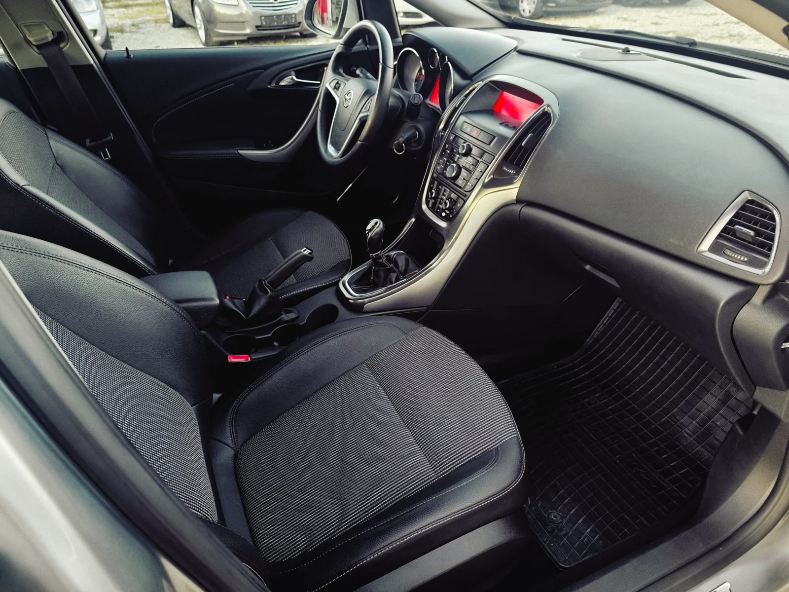 Opel Astra 1.7CDTI, COSMO - изображение 10