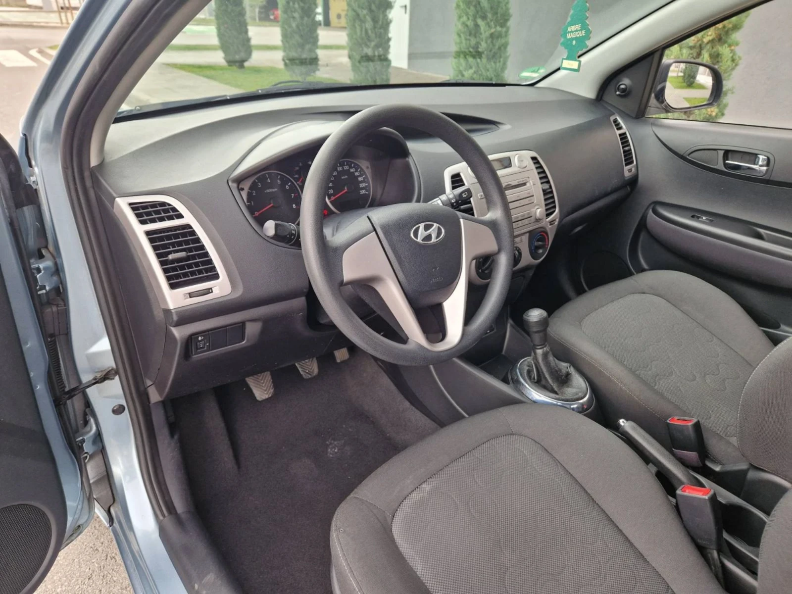 Hyundai I20 1.25 / 78 ..  | Mobile.bg   11