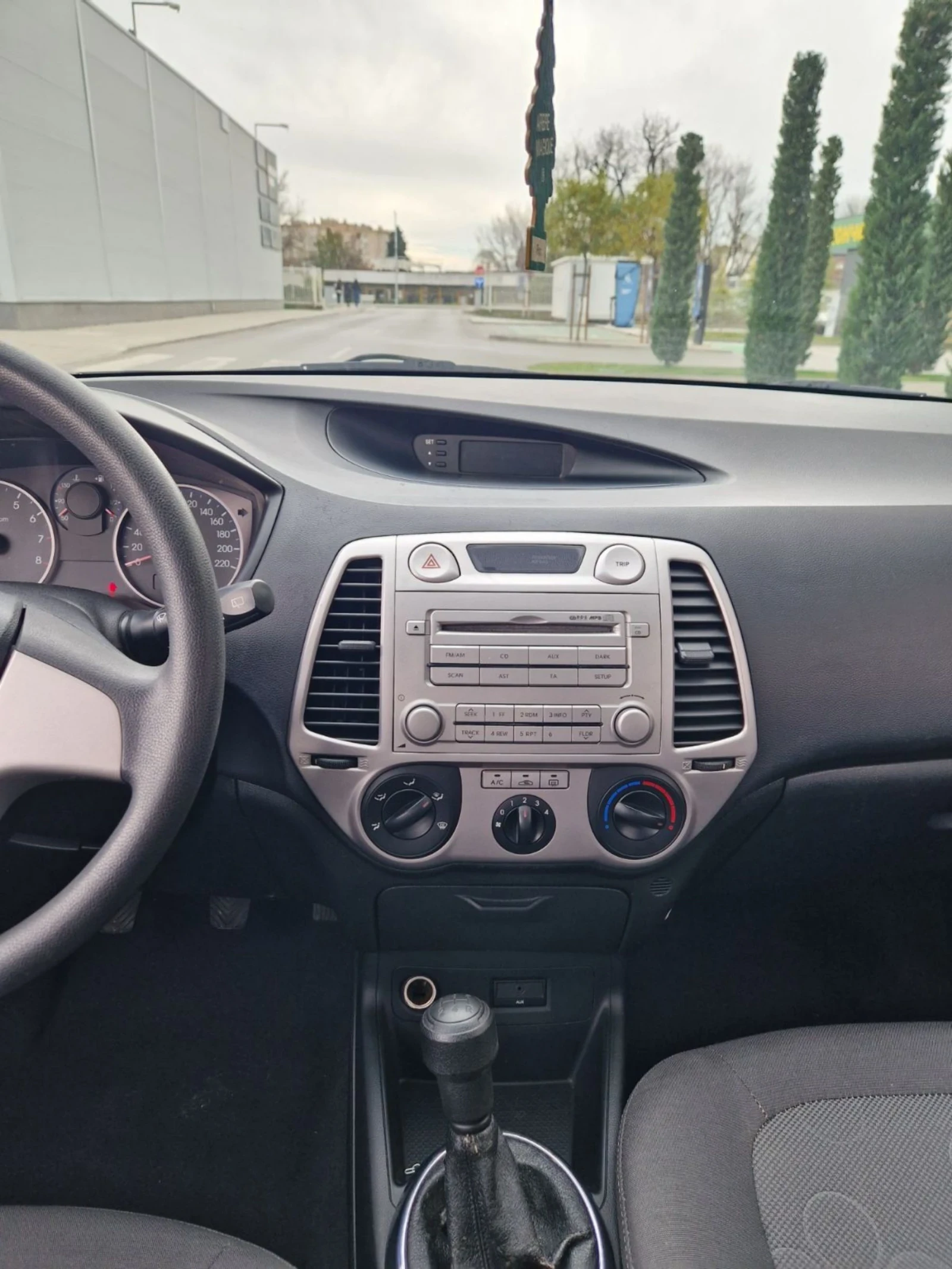 Hyundai I20 1.25 / 78 ..  | Mobile.bg   15