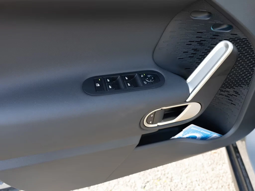 Mini Aceman E ESSENTIAL TRIM LED CAMERA, снимка 11 - Автомобили и джипове - 53865396