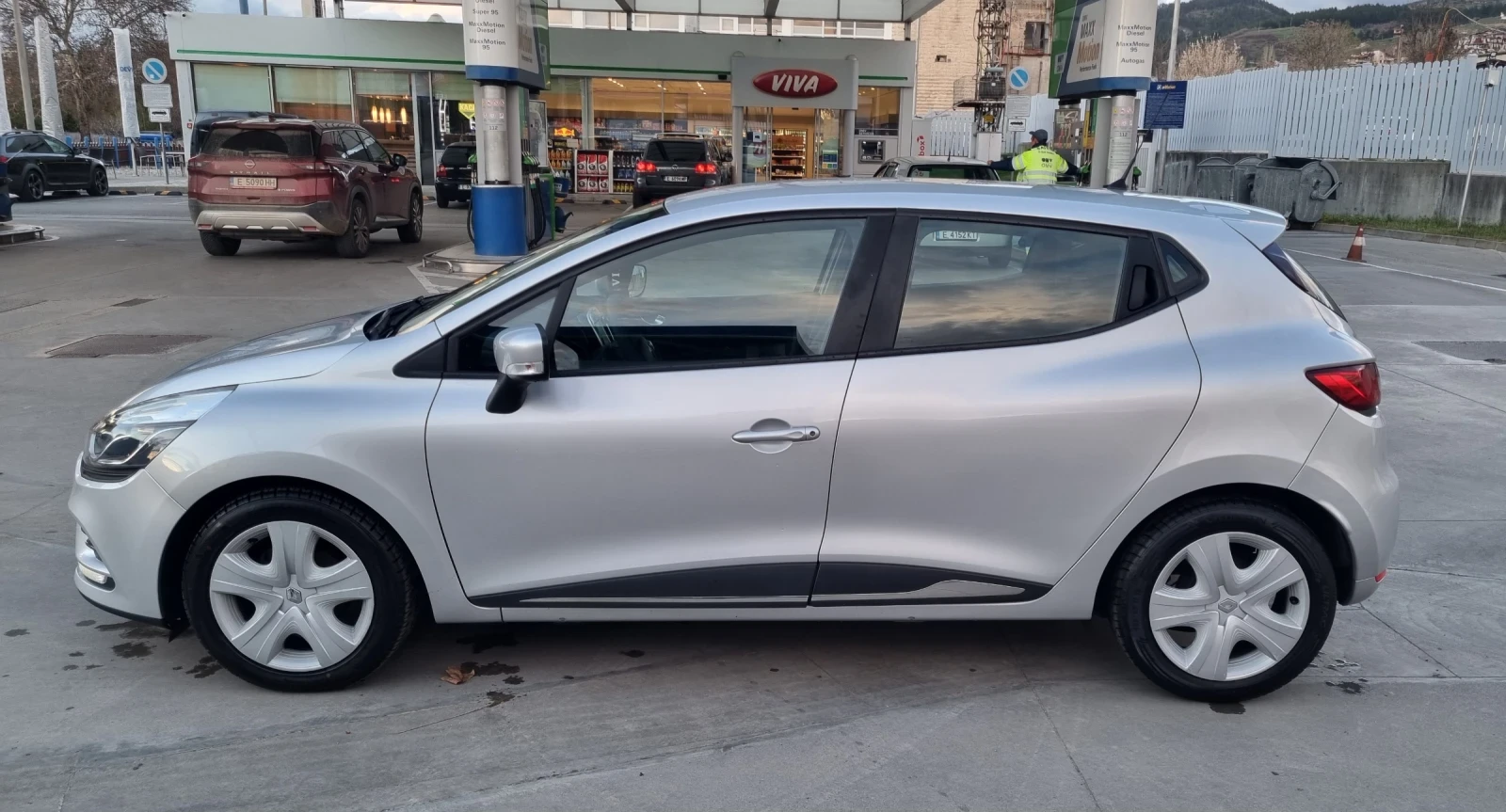 Renault Clio 1.5DCi 90hp FACELIFT, снимка 2 - Автомобили и джипове - 54184859