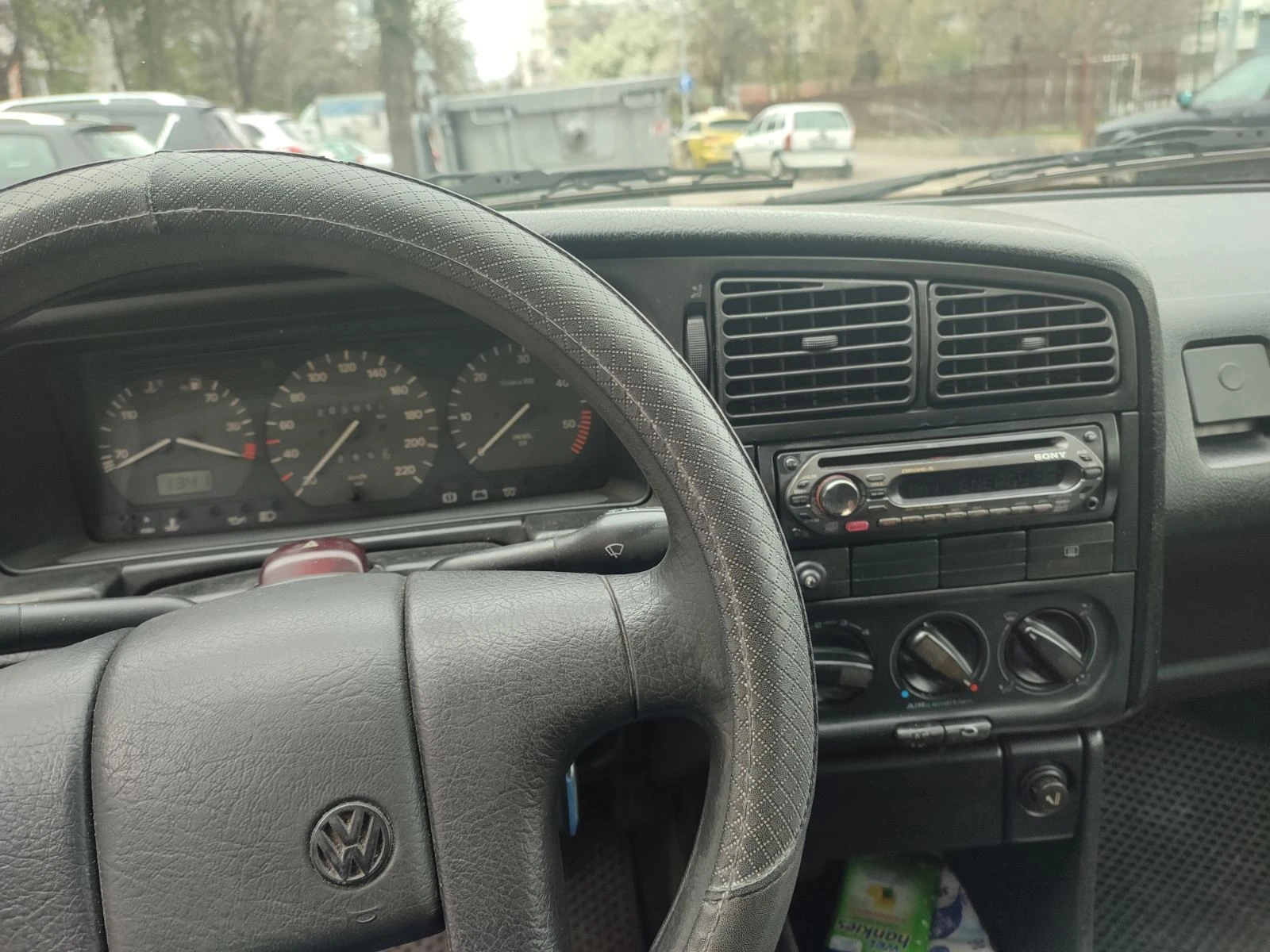 VW Passat 1.9ТД, снимка 9 - Автомобили и джипове - 54215581