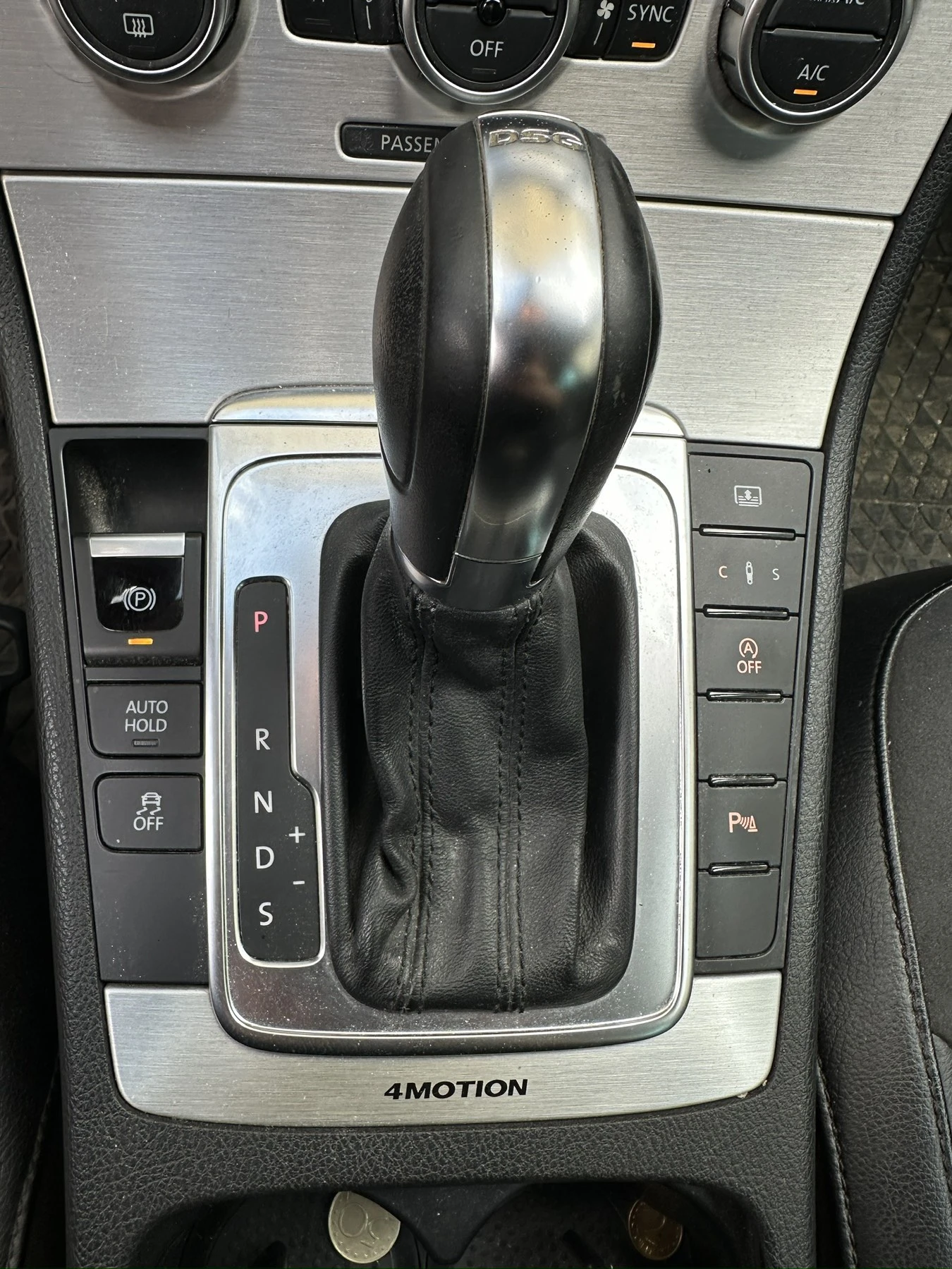 VW Passat, снимка 11 - Автомобили и джипове - 54720244
