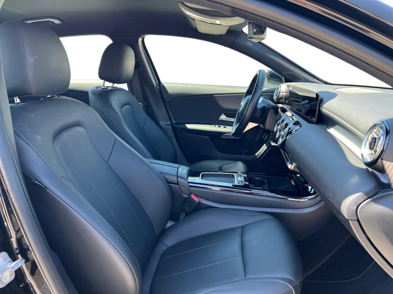 Mercedes-Benz A 180, снимка 11 - Автомобили и джипове - 54931145