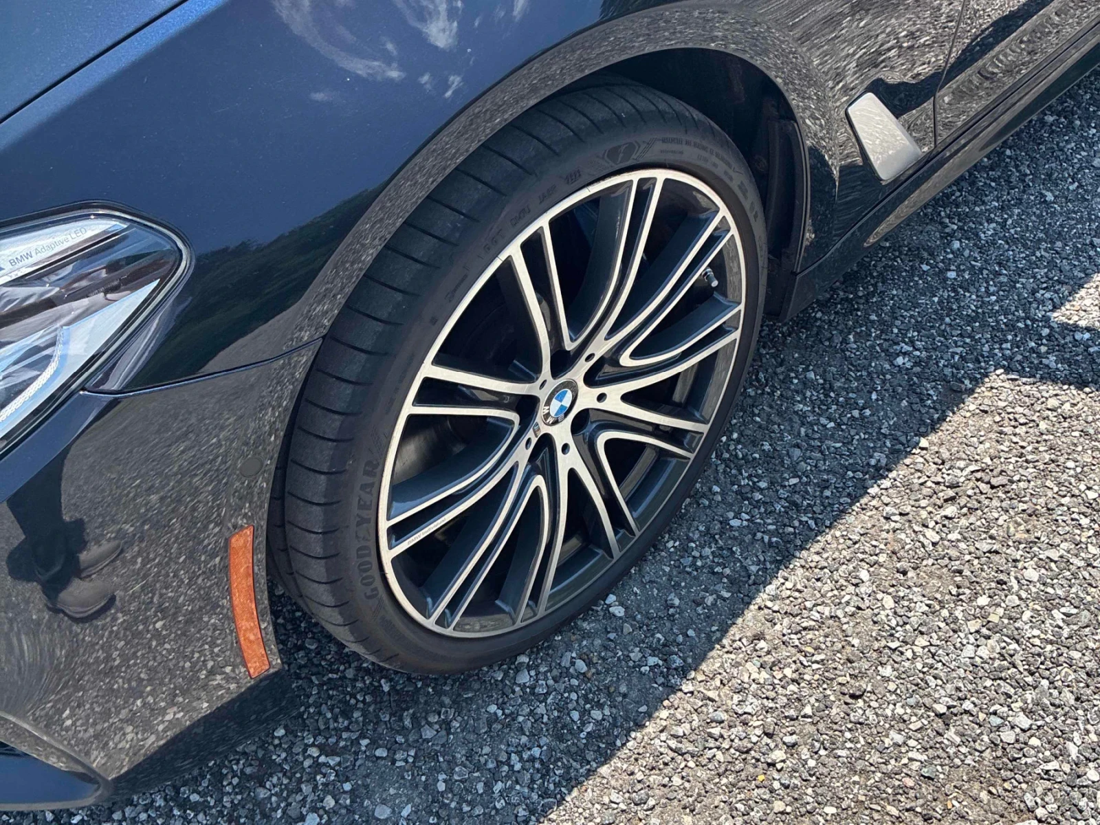 BMW 540 Xi* M-Pack* Обдухване* Масаж* HUD* Harman Kardon, снимка 6 - Автомобили и джипове - 55241572