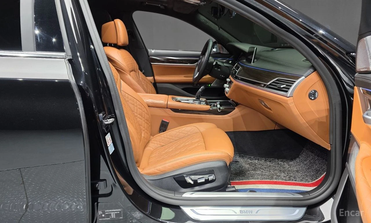 BMW 740 Li* XDRIVE* ОБДУХВАНЕ* HARMON* KARDON* ДИСТРОНИК* , снимка 13 - Автомобили и джипове - 55309150