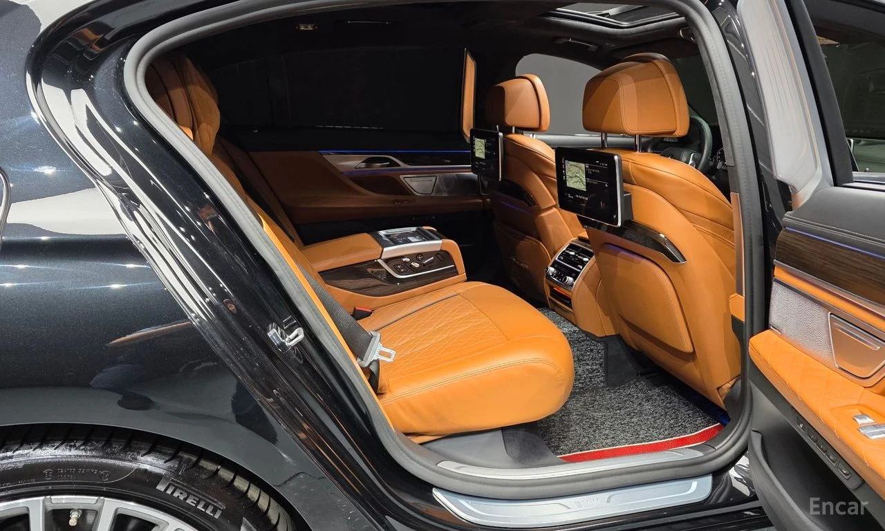 BMW 740 Li* XDRIVE* ОБДУХВАНЕ* HARMON* KARDON* ДИСТРОНИК* , снимка 14 - Автомобили и джипове - 55309150