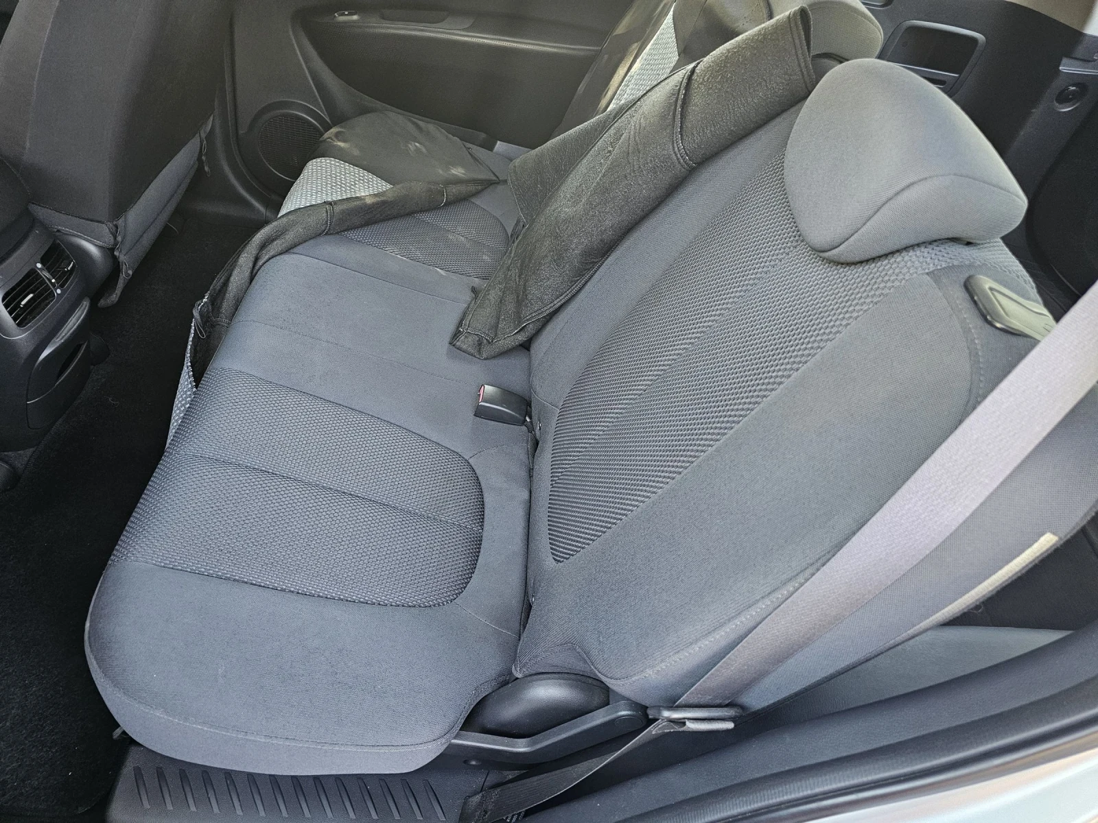 Kia Carens, снимка 8 - Автомобили и джипове - 55678054