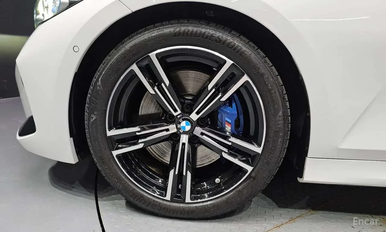 BMW 320 i M-PACK| HAR/KAR| HUD| ПАМЕТ| 360, снимка 5 - Автомобили и джипове - 56169175