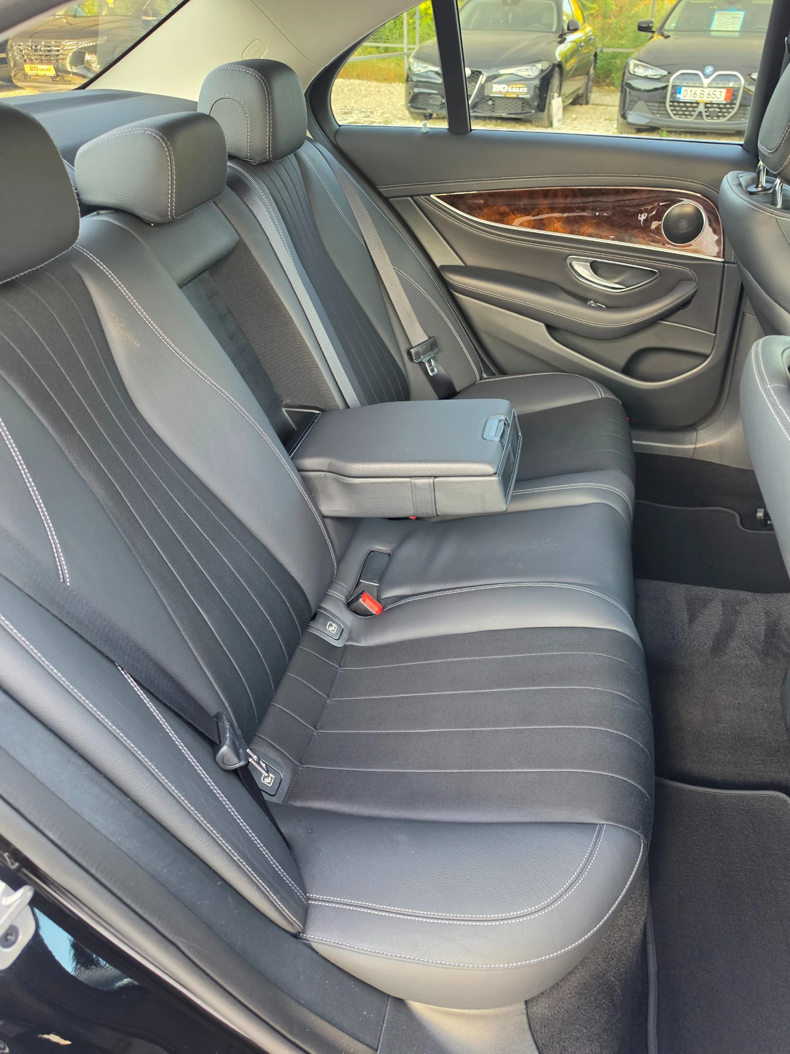 Mercedes-Benz E 220 Еlegance, снимка 10 - Автомобили и джипове - 56221061