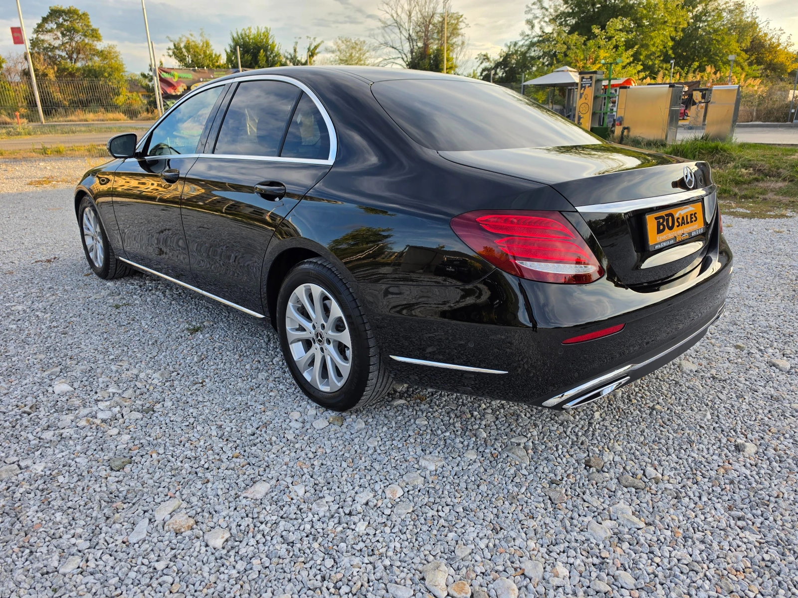 Mercedes-Benz E 220 Еlegance, снимка 6 - Автомобили и джипове - 56221061