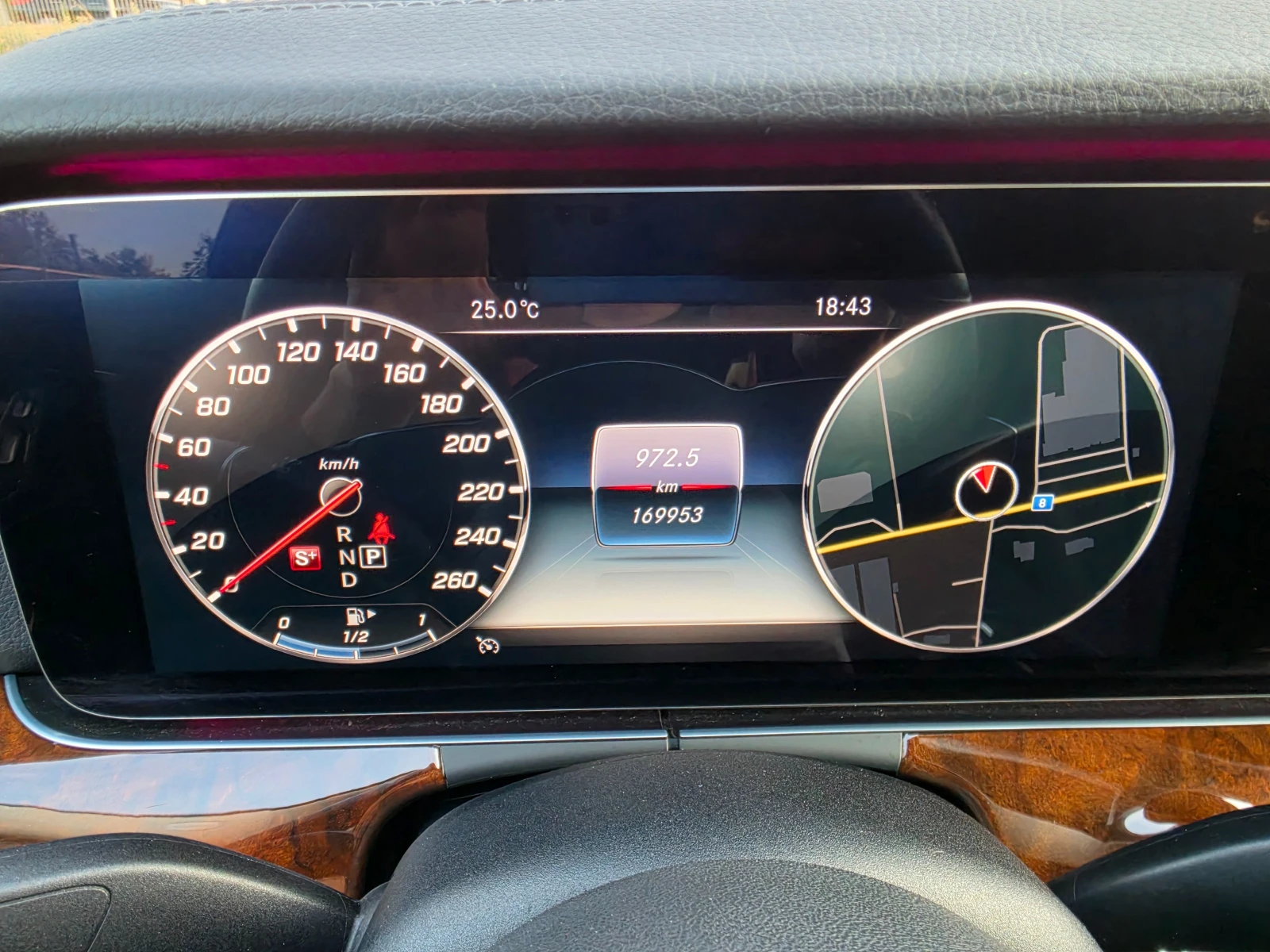 Mercedes-Benz E 220 Еlegance, снимка 16 - Автомобили и джипове - 56221061
