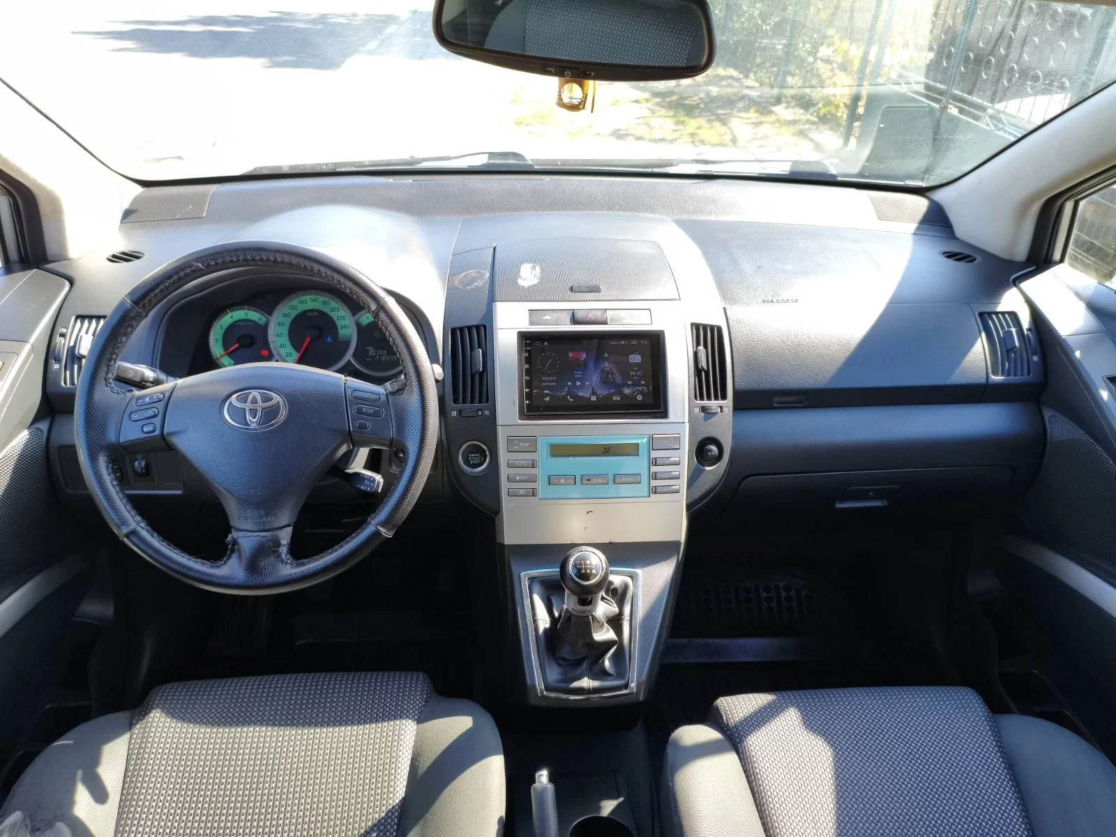 Toyota Corolla verso, снимка 8 - Автомобили и джипове - 56464697