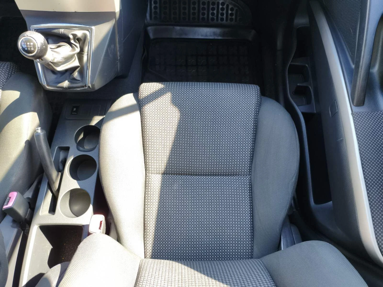 Toyota Corolla verso, снимка 11 - Автомобили и джипове - 56464697