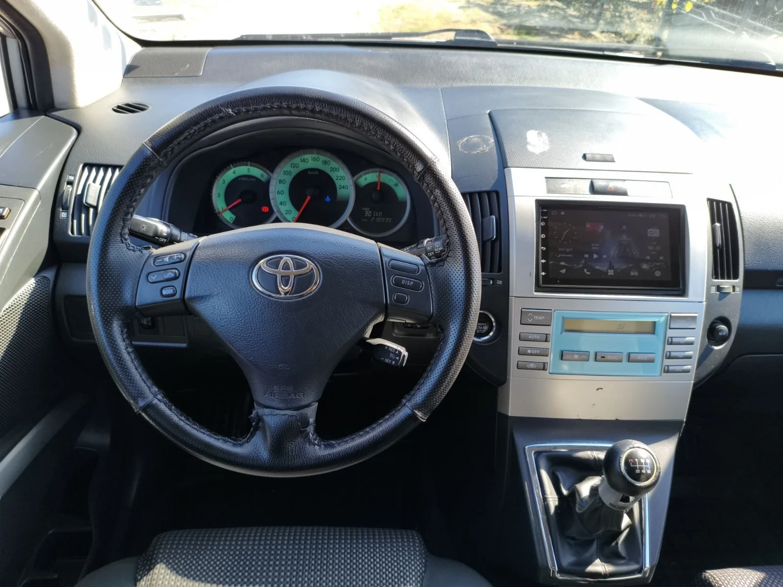 Toyota Corolla verso, снимка 9 - Автомобили и джипове - 56464697