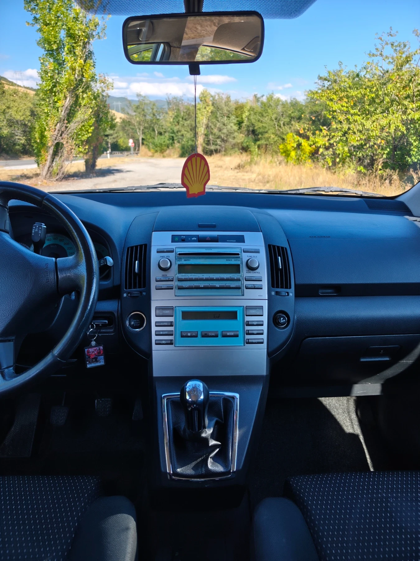 Toyota Corolla verso, снимка 9 - Автомобили и джипове - 56638397