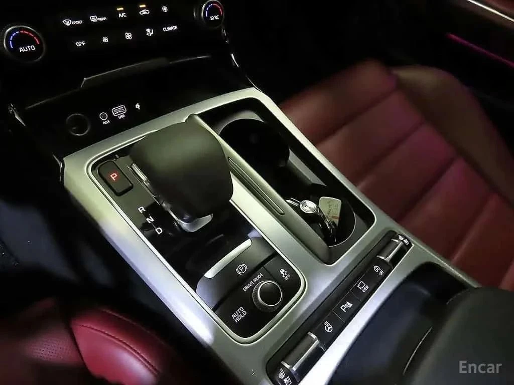 Kia Stinger, снимка 13 - Автомобили и джипове - 56707430