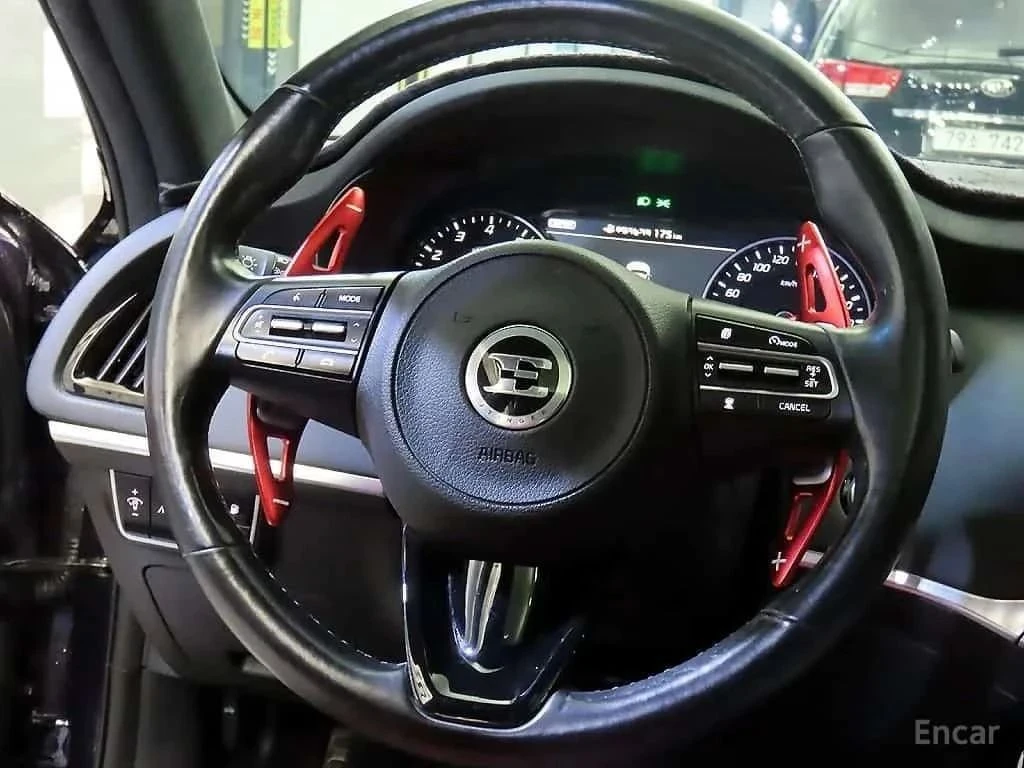 Kia Stinger, снимка 8 - Автомобили и джипове - 56707430