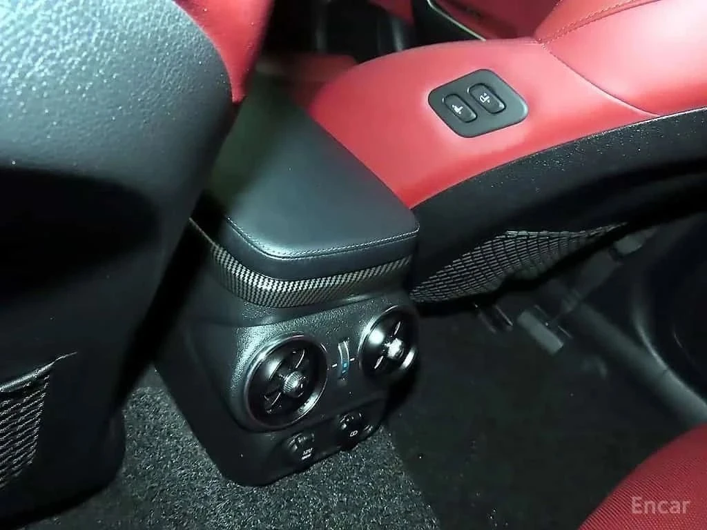 Kia Stinger, снимка 16 - Автомобили и джипове - 56707430