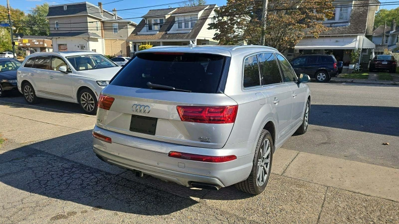 Audi Q7 Premium Plus пано* Bose 3D* м.точка* CarPlay* , снимка 3 - Автомобили и джипове - 47532176