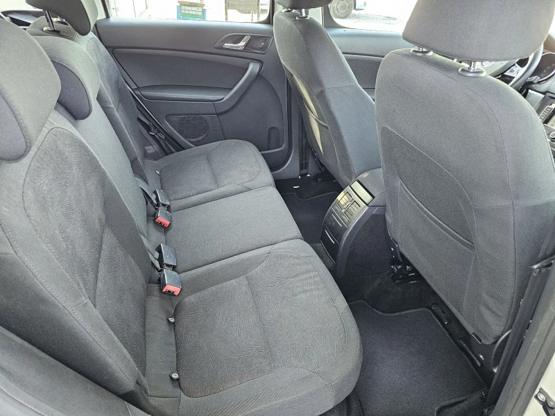 Skoda Yeti 1.6tdi 110p.s. DSG, снимка 13 - Автомобили и джипове - 50132616