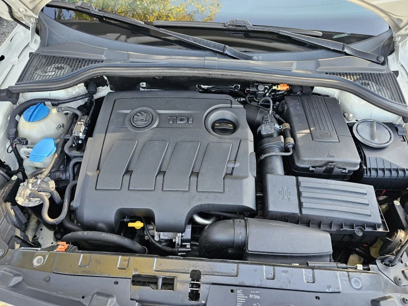 Skoda Yeti 1.6tdi 110p.s. DSG, снимка 16 - Автомобили и джипове - 50132616