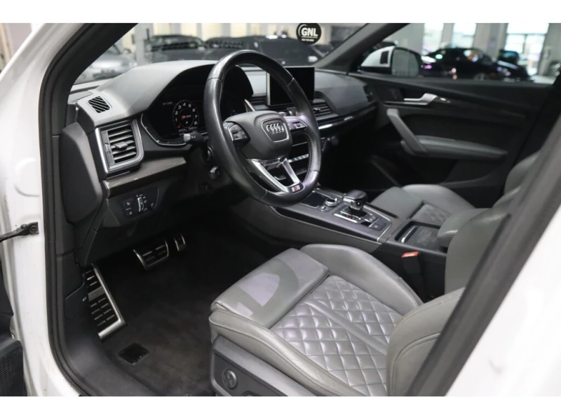 Audi SQ5 * TECHNIK 3.0T| FULL SERVICE RECORDS| BLACK OPTICS, снимка 7 - Автомобили и джипове - 52845876