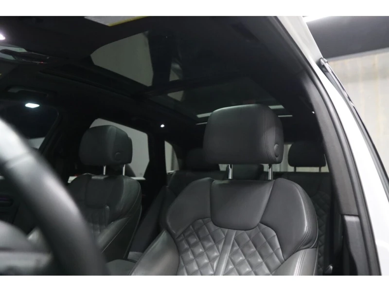 Audi SQ5 * TECHNIK 3.0T| FULL SERVICE RECORDS| BLACK OPTICS, снимка 9 - Автомобили и джипове - 52845876