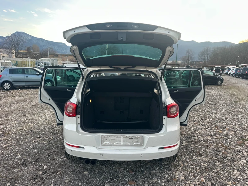 VW Tiguan 2.0TDI 140kc 4X4 ITALIA NAVI, снимка 17 - Автомобили и джипове - 52851019