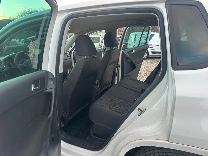 VW Tiguan 2.0TDI 140kc 4X4 ITALIA NAVI, снимка 5 - Автомобили и джипове - 52851019