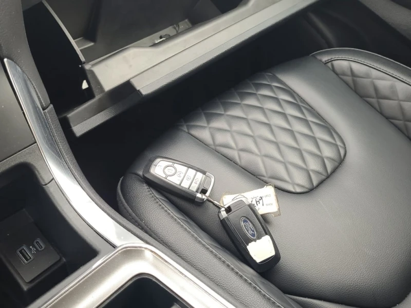 Ford Edge * TITANIUM * CARFAX * БЕЗ ПЪРВОНАЧАЛНА ВНОСКА, снимка 8 - Автомобили и джипове - 52929596