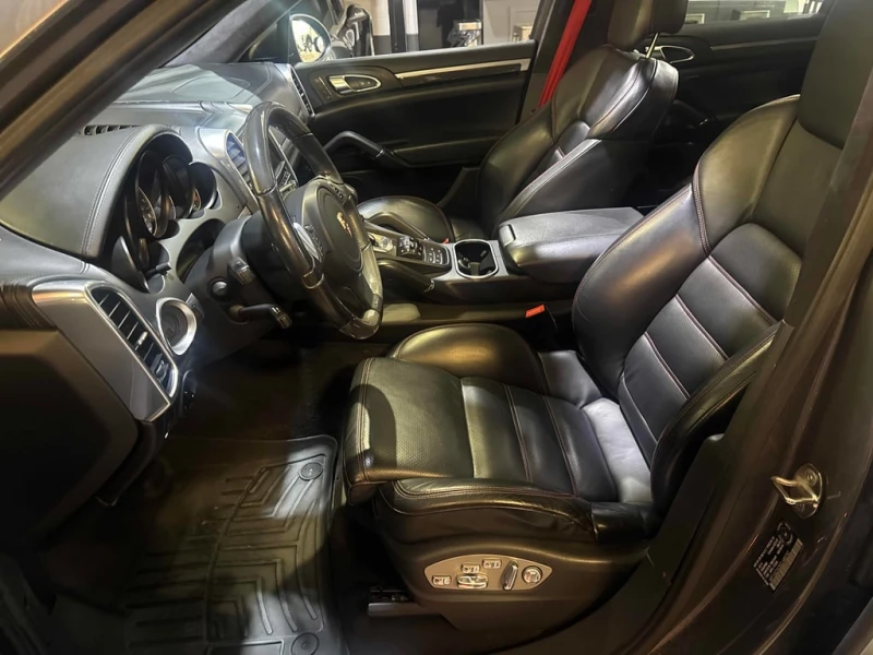 Porsche Cayenne TURBO AWD * ЛИЦЕНЗИРАН ДИЛЪР * , снимка 10 - Автомобили и джипове - 53304713