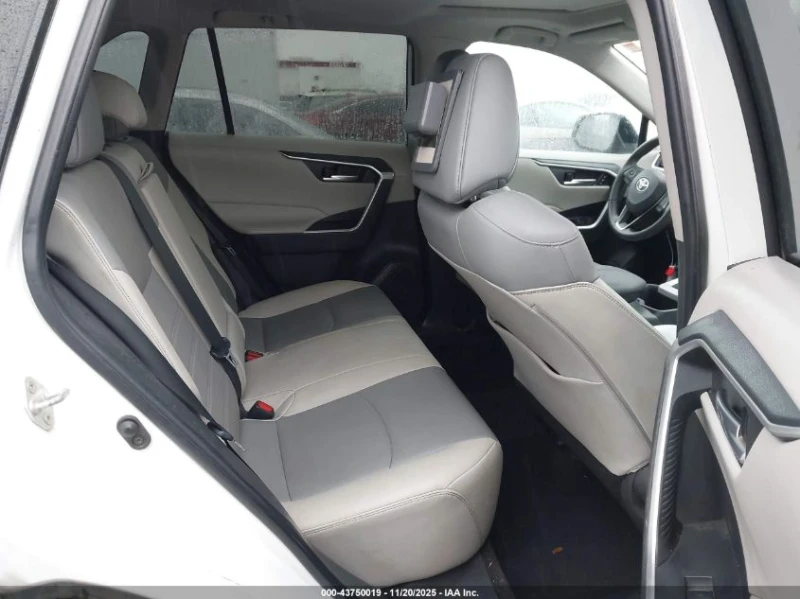 Toyota Rav4 2.5L I-4 DI, DOHC, VVT, 203HP Front Wheel Drive, снимка 13 - Автомобили и джипове - 53342764