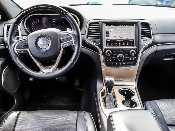 Jeep Grand cherokee 3.6* Summit* Harman Kardon* Въздушно* TV* Обдух, снимка 5 - Автомобили и джипове - 55478255