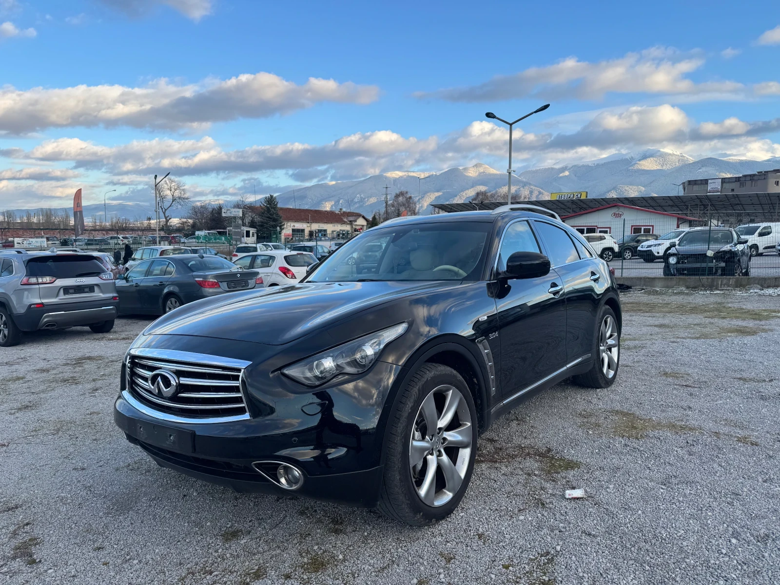 Infiniti QX70, снимка 1