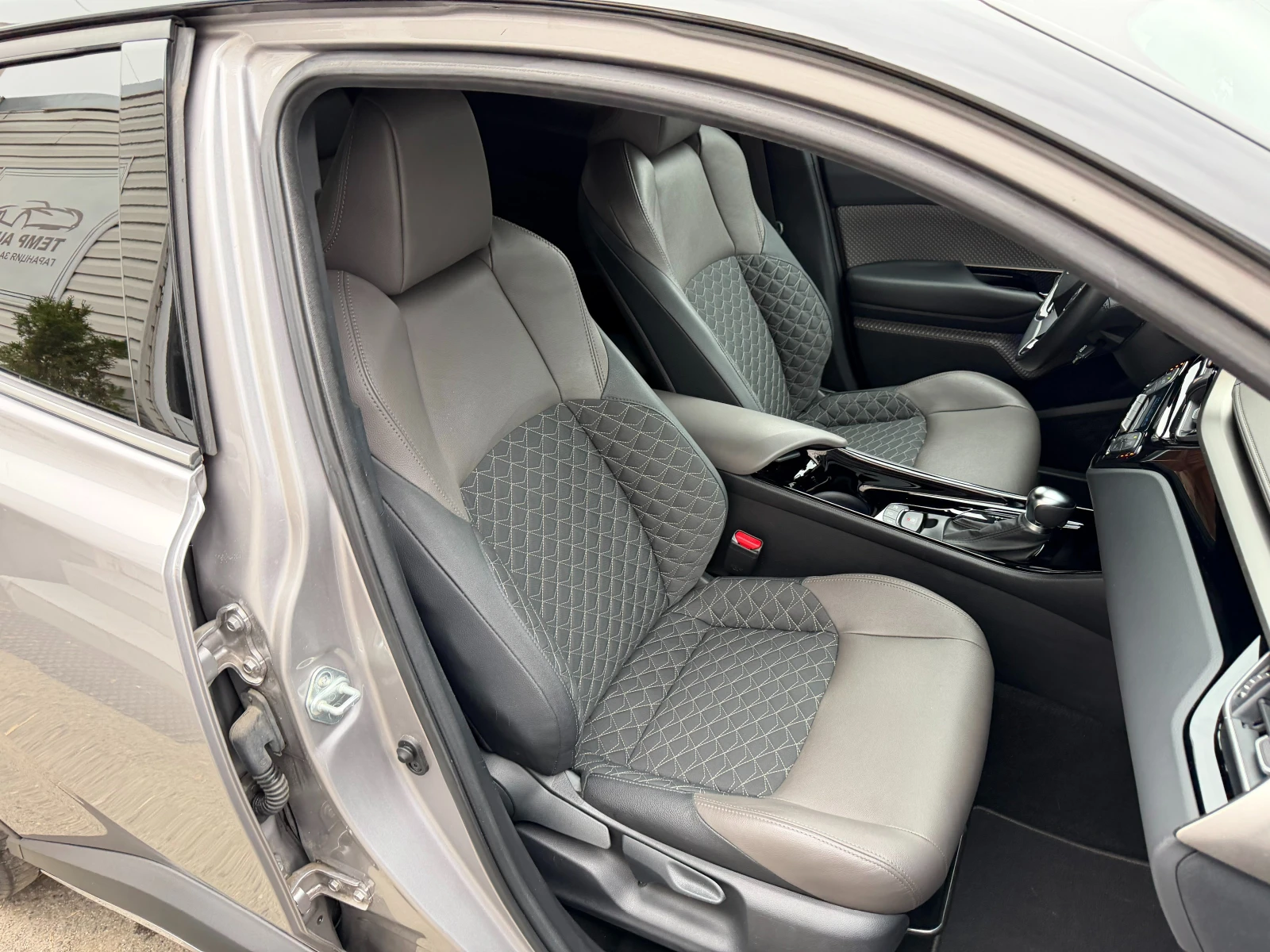 Toyota C-HR 2.0i* 184*        | Mobile.bg   13