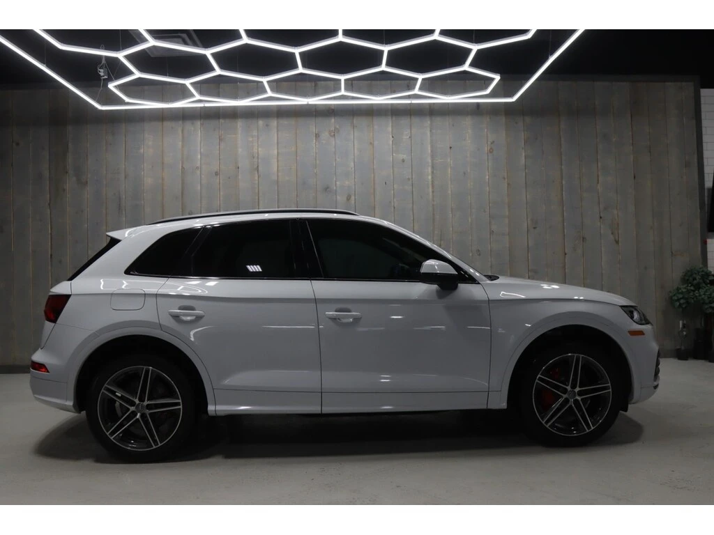 Audi SQ5 * TECHNIK 3.0T| FULL SERVICE RECORDS| BLACK OPTICS - изображение 4
